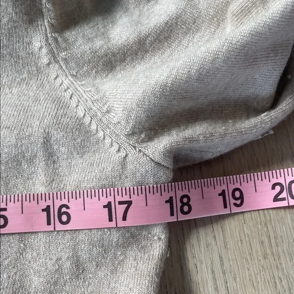 🫶 White House Black Market Soft Beige Cowl Neck Sweater - Picture 6 of 11